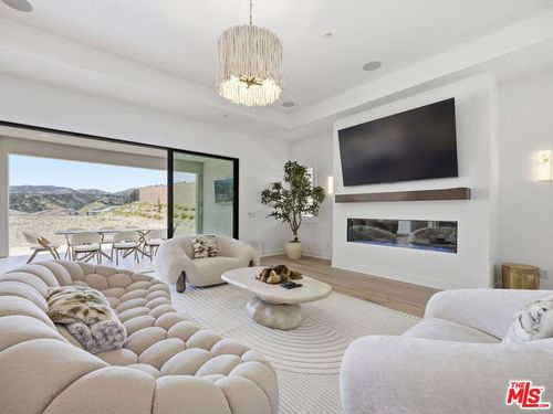 12061 Northstar Ln, Porter Ranch, CA, 91326-4332 | Card Image