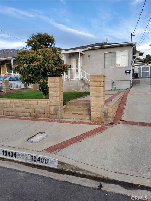 10406 Mcclemont, Tujunga, CA, 91042 | Card Image