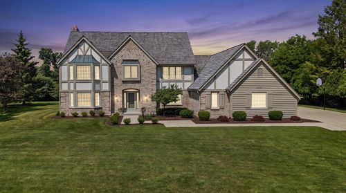 10531 N Haddonstone Place, Mequon, WI, 53092 | Card Image
