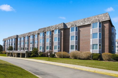 apt-1e-400 Ascot Dr, Park Ridge, IL, 60068-3626 | Card Image