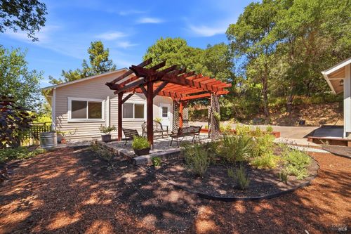 7695 Atkinson Road, Sebastopol, CA, 95472 | Card Image
