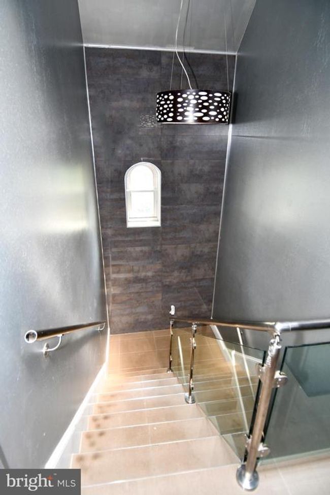 APT-3 - 719 12 Th St Se, Condo with 2 bedrooms, 3 bathrooms and null parking in WASHINGTON DC | Image 4
