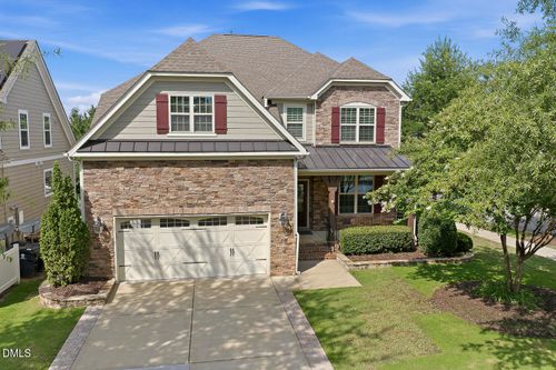 300 Silver Bluff St, Holly Springs, NC, 27540-9805 | Card Image