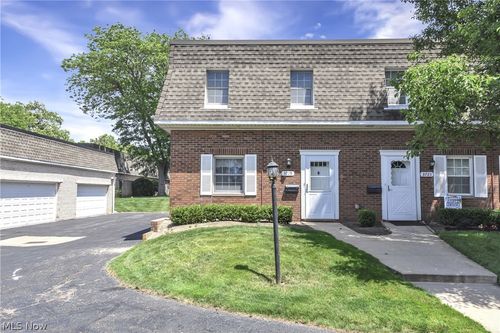 n183-3719 Addington Ct, Fairview Park, OH, 44126-1251 | Card Image