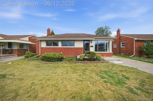 28750 Fountain St, Roseville, MI, 48066-2459 | Card Image