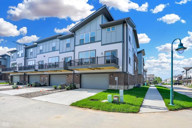 13421 Carlsbad Pl, Townhouse with 3 bedrooms, 4 bathrooms and null parking in Fishers IN | Image 44