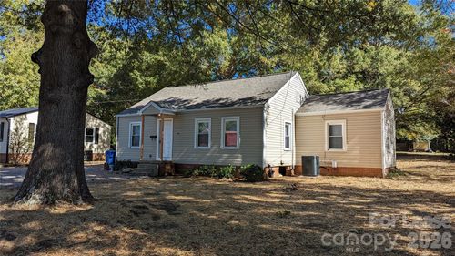 156 S Sycamore St, Mooresville, NC, 28115-2662 | Card Image