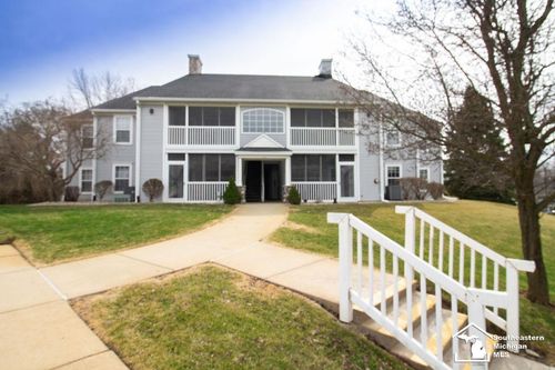 795 W Barrington Circle, Jackson, MI, 49203 | Card Image