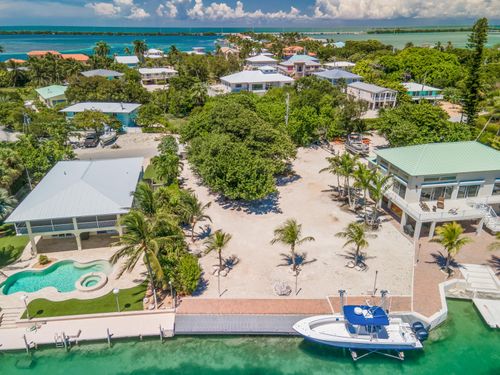 219 W Seaview Dr, Duck Key, FL, 33050-3825 | Card Image