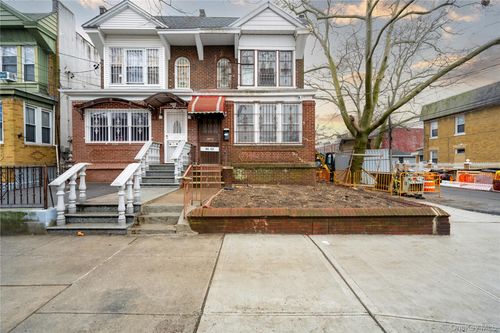 86-02 91st Ave, Woodhaven, NY, 11421-2525 | Card Image