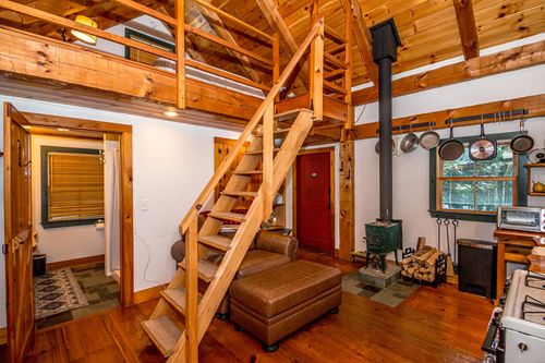 3 Chellie Ln, Lancaster, NH, 03584-3362 | Card Image