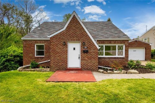 227 Norris St, Steubenville, OH, 43952-3525 | Card Image