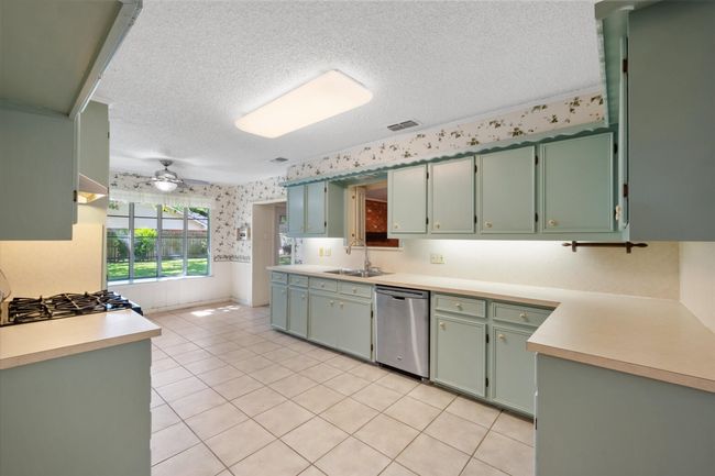 901 Royal Ln, House other with 4 bedrooms, 2 bathrooms and null parking in Corsicana TX | Image 8