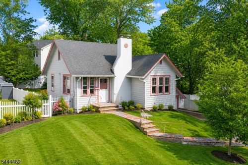 125 Meadowbrook Rd, Livingston, NJ, 07039-3751 | Card Image