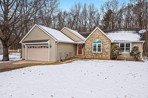 32282 Pinedale Ln, Gobles, MI, 49055-8211 | Card Image