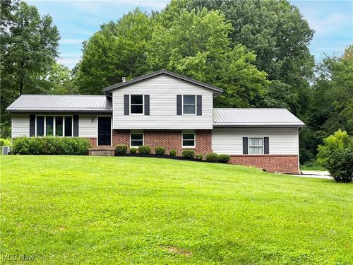10081 Asbury Rd, Mantua, OH, 44255-9761 | Card Image