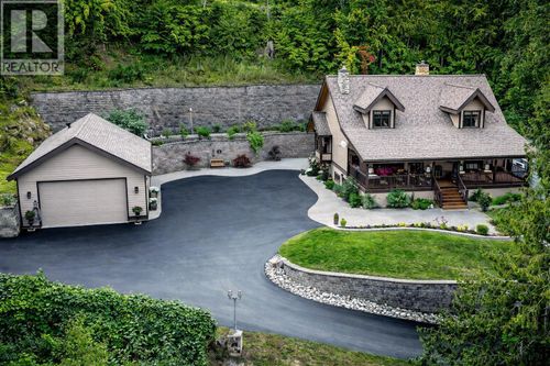 3544 Centre St, Ainsworth Hot Springs, BC, V0G1A0 | Card Image