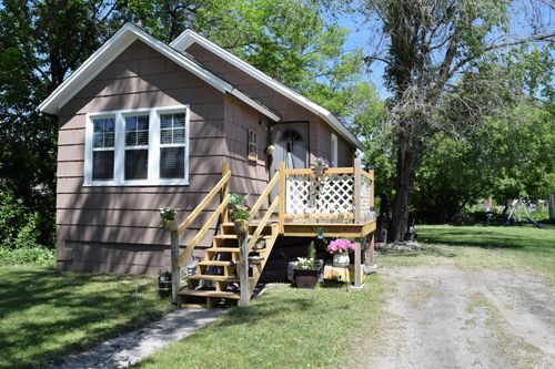 236 1st Ave W, West Fargo, ND, 58078-1704 | Card Image