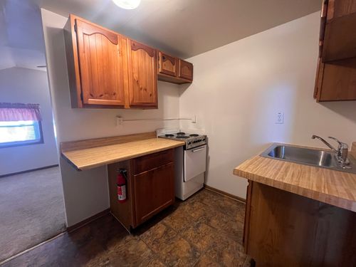 905 4th St, La Salle, IL, 61301-2275 | Card Image