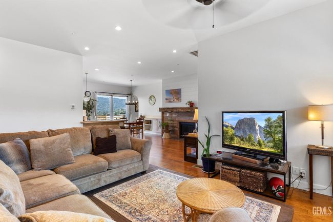 26501 Skyline Dr, House other with 3 bedrooms, 3 bathrooms and null parking in Tehachapi CA | Image 14