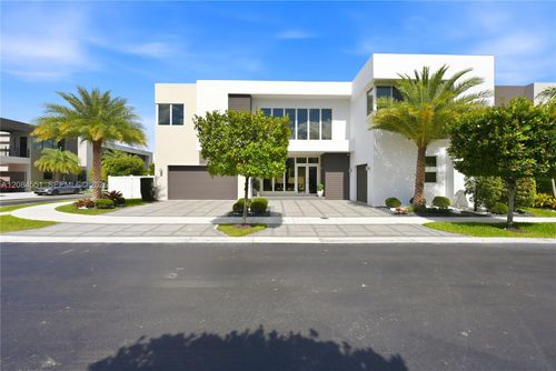 7525 Nw 103rd Pl, Doral, FL, 33178-3420 | Card Image