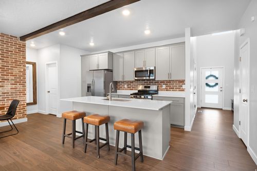 933 W Lucky Clover Dr, Saratoga Springs, UT, 84045-4918 | Card Image