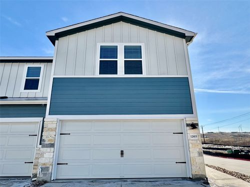 12815 Summer Village Dr, Buda, TX, 78610-4719 | Card Image