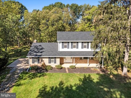 185 Shepherd Ln, Shepherdstown, WV, 25443-9746 | Card Image