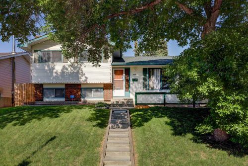 355 Pinewind Road Ne, Calgary, AB, T1Y2H2 | Card Image