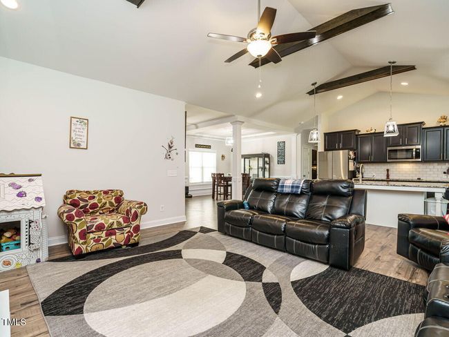 016-1280x960-living-room | Image 16