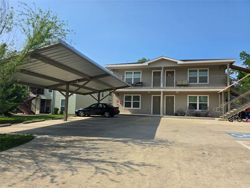 c-702 W 6th St, Taylor, TX, 76574-2727 | Card Image