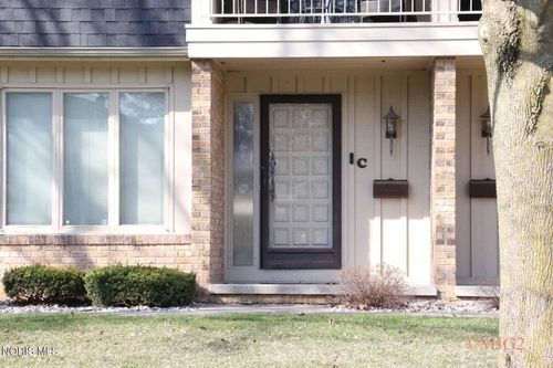 5212 Regency Dr, Toledo, OH, 43615-2992 | Card Image