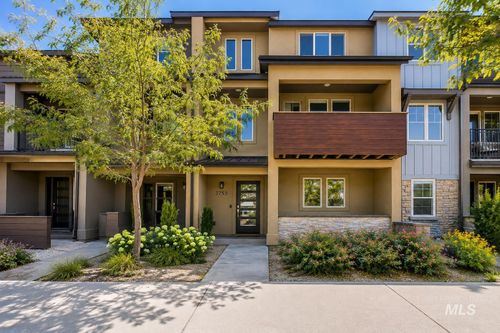 3755 E Parkcenter Blvd, Boise, ID, 83716-4715 | Card Image