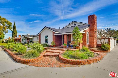 2200 Easy Ave, Long Beach, CA, 90810-4124 | Card Image