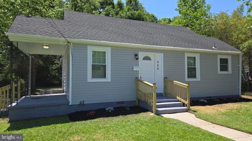 501 Tunstall Ave, BLACKSTONE, VA, 23824-1621 | Card Image