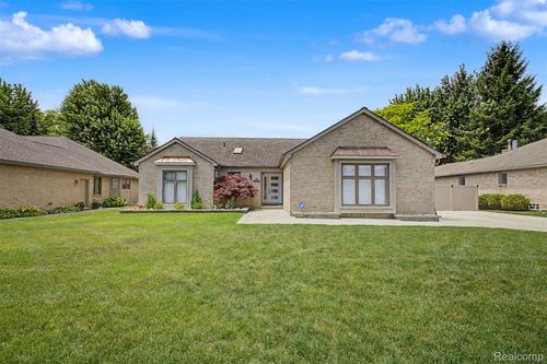 35105 Wellston Ave, Sterling Heights, MI, 48312-3863 | Card Image