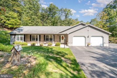 1127 Kuhn Road, House other with 3 bedrooms, 2 bathrooms and null parking in BOILING SPRINGS PA | Image 1