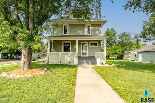 207 N Wicker St, Canton, SD, 57013-1552 | Card Image