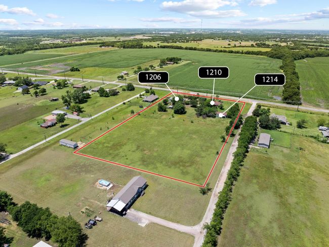 1206 Fm 902, House other with 3 bedrooms, 2 bathrooms and null parking in Howe TX | Image 6