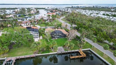 5901 Emerald Harbor Drive, House other with 2 bedrooms, 2 bathrooms and null parking in LONGBOAT KEY FL | Image 3