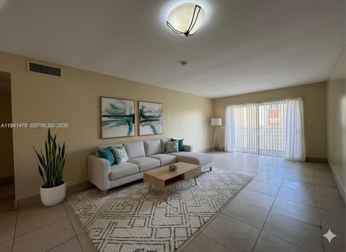 apt-304-3700 21st St, Lauderdale Lakes, FL, 33311-3101 | Card Image