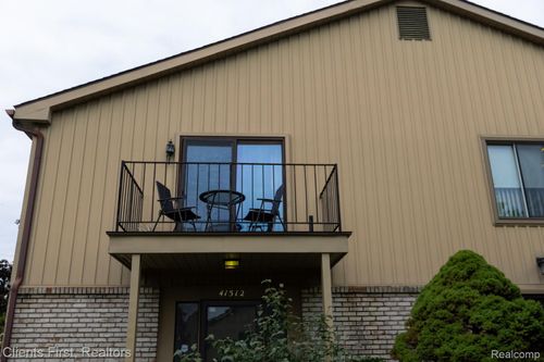 41512 Bedford Dr, Canton, MI, 48187-3702 | Card Image