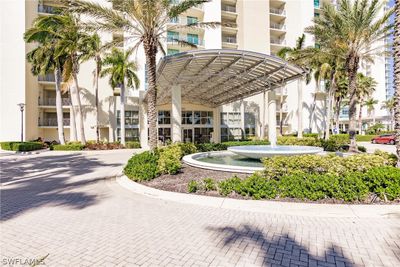 2502 - 3000 Oasis Grand Boulevard, Condo with 2 bedrooms, 2 bathrooms and null parking in Fort Myers FL | Image 3