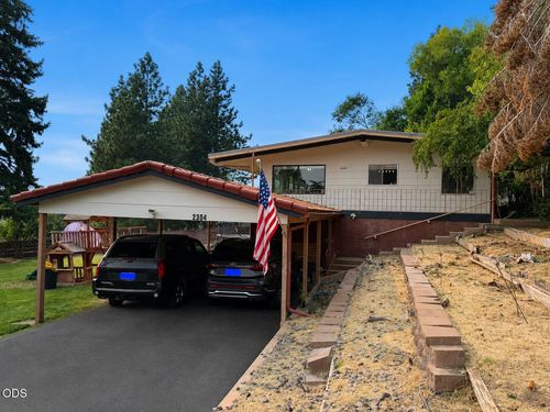 2304 Western St, Klamath Falls, OR, 97603-9457 | Card Image
