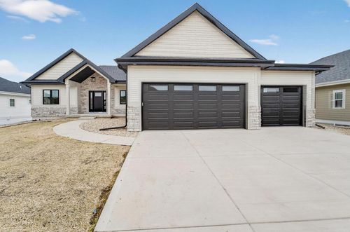 822 Westbridge Trl, Waunakee, WI, 53597-8970 | Card Image