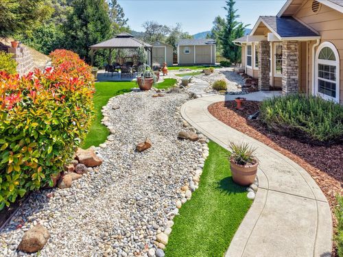 39380 Suncrest Ct, Oakhurst, CA, 93644 | Card Image