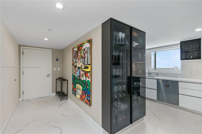 APT-1601 - 1800 N Bayshore Dr, Condo with 3 bedrooms, 3 bathrooms and null parking in Miami FL | Image 10