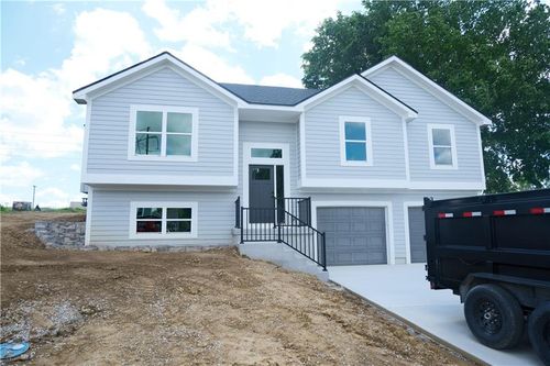 1903 Nw Washam Ct, Grain Valley, MO, 64029-8016 | Card Image