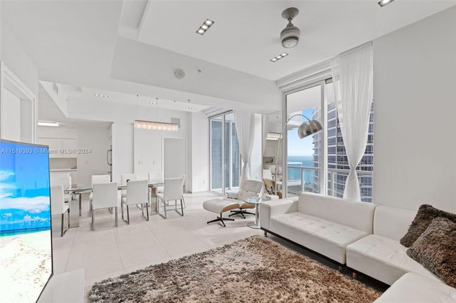 APT-2004 - 50 S Pointe Dr, Condo with 2 bedrooms, 3 bathrooms and null parking in Miami Beach FL | Image 11