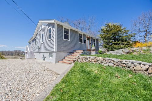 9 Chestnut Pl, Hingham, MA, 02043-1412 | Card Image